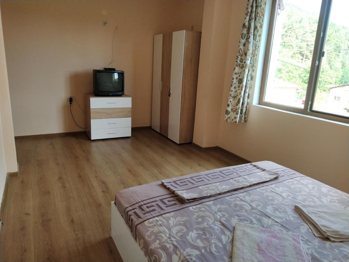 Guest House Proynovi كالوفر المظهر الخارجي الصورة