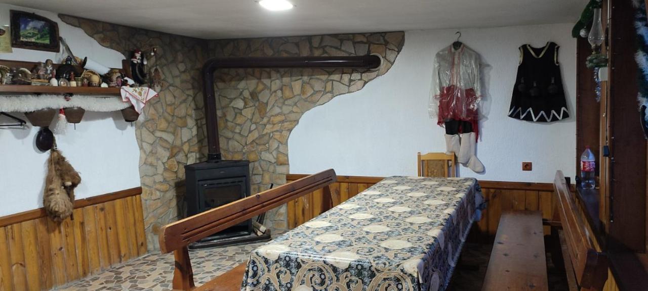 Guest House Proynovi كالوفر المظهر الخارجي الصورة