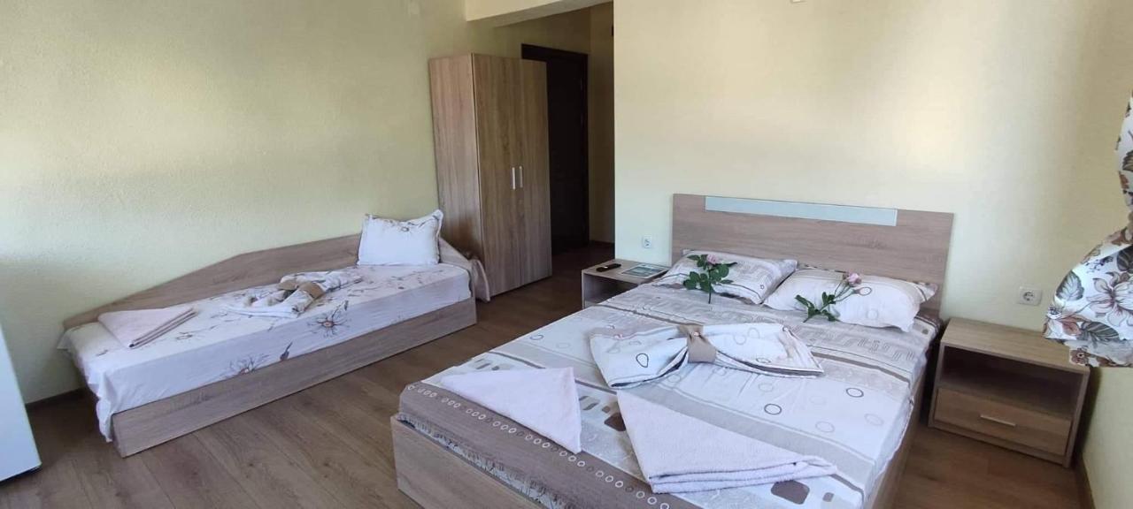 Guest House Proynovi كالوفر المظهر الخارجي الصورة