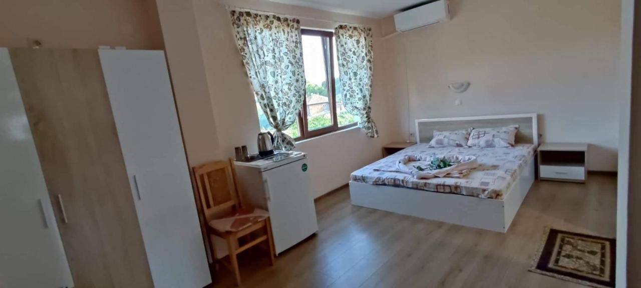 Guest House Proynovi كالوفر المظهر الخارجي الصورة