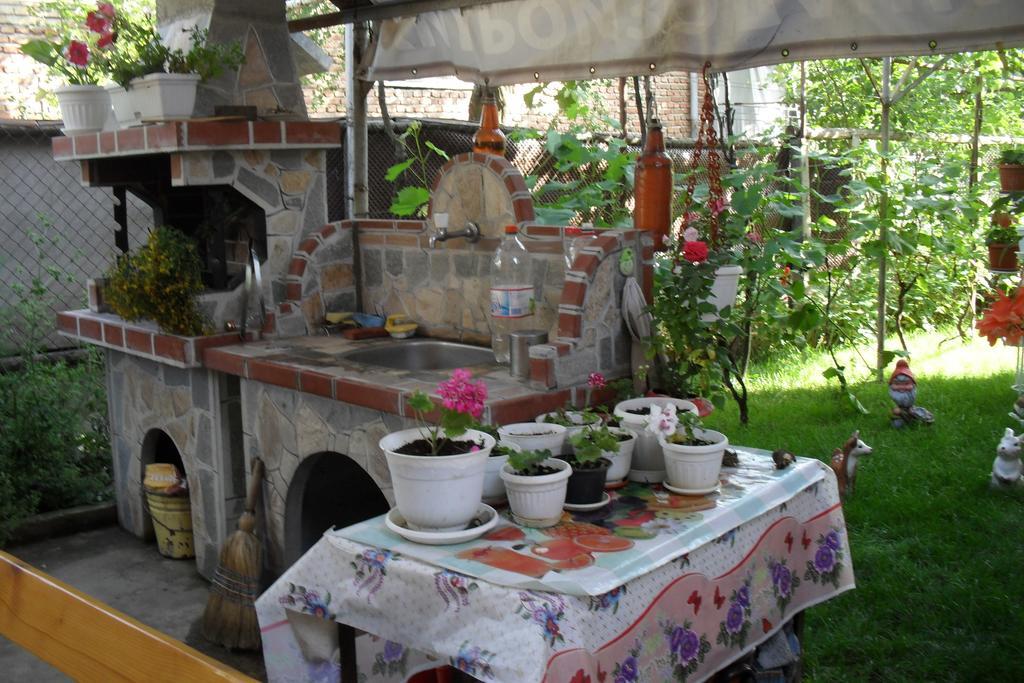 Guest House Proynovi كالوفر الغرفة الصورة