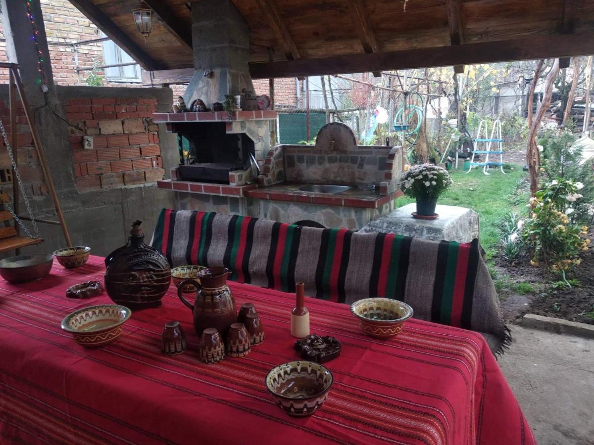Guest House Proynovi كالوفر المظهر الخارجي الصورة