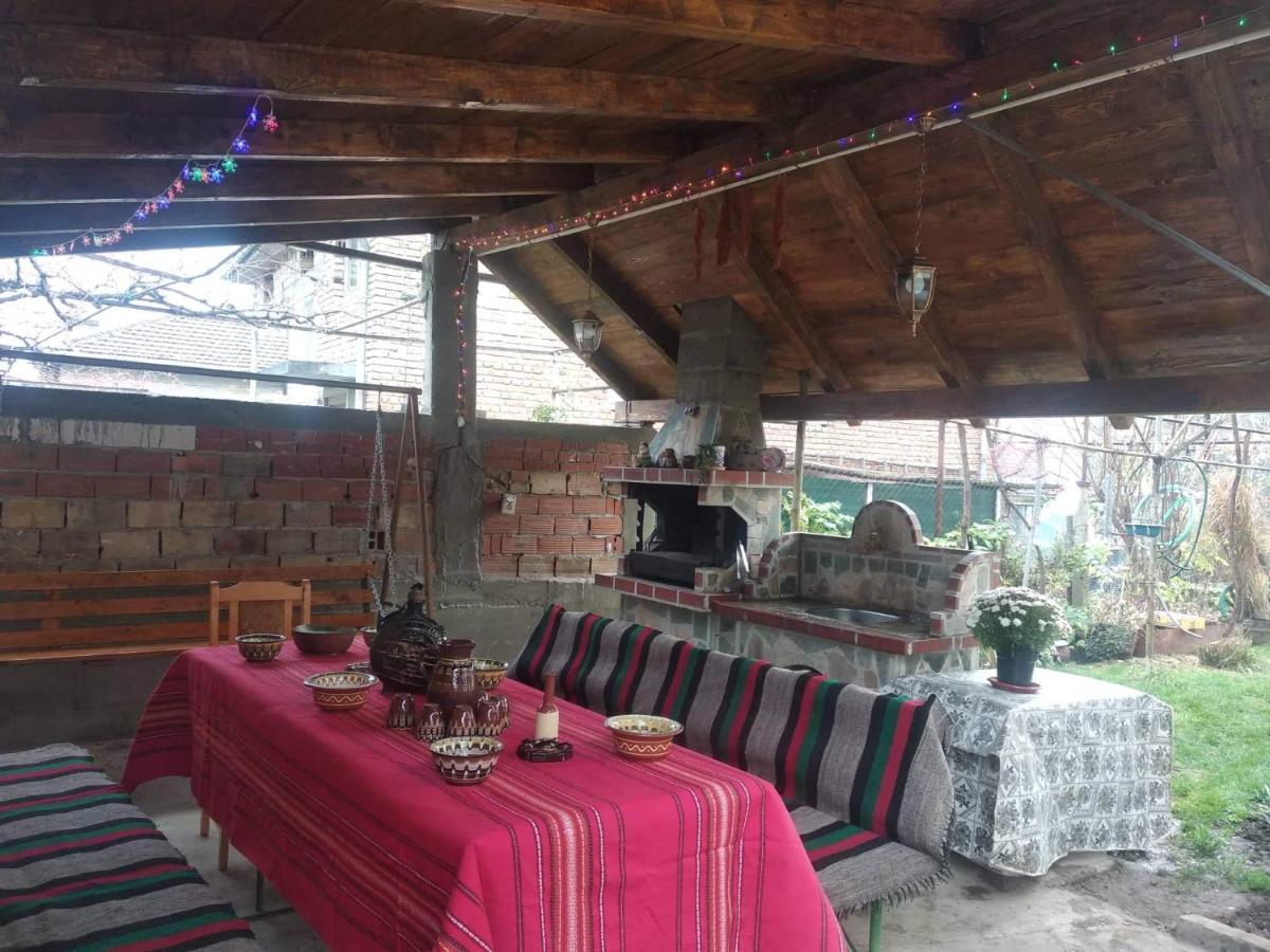 Guest House Proynovi كالوفر المظهر الخارجي الصورة